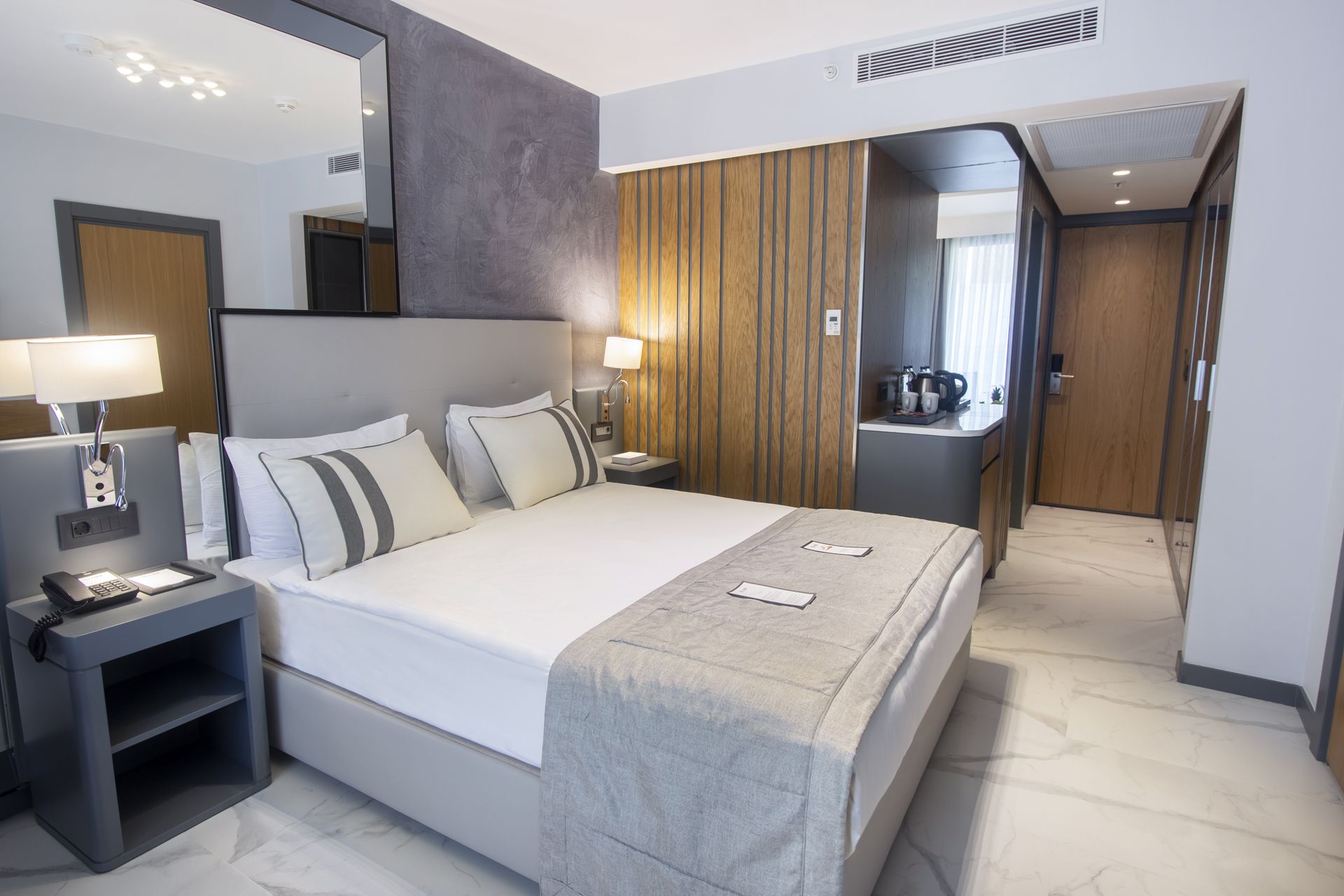 Deluxe Oda, Büyük Yataklı, Avlu Manzaralı